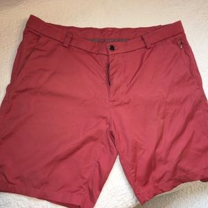 Red Lululemon ABC commission short slim cut 38
